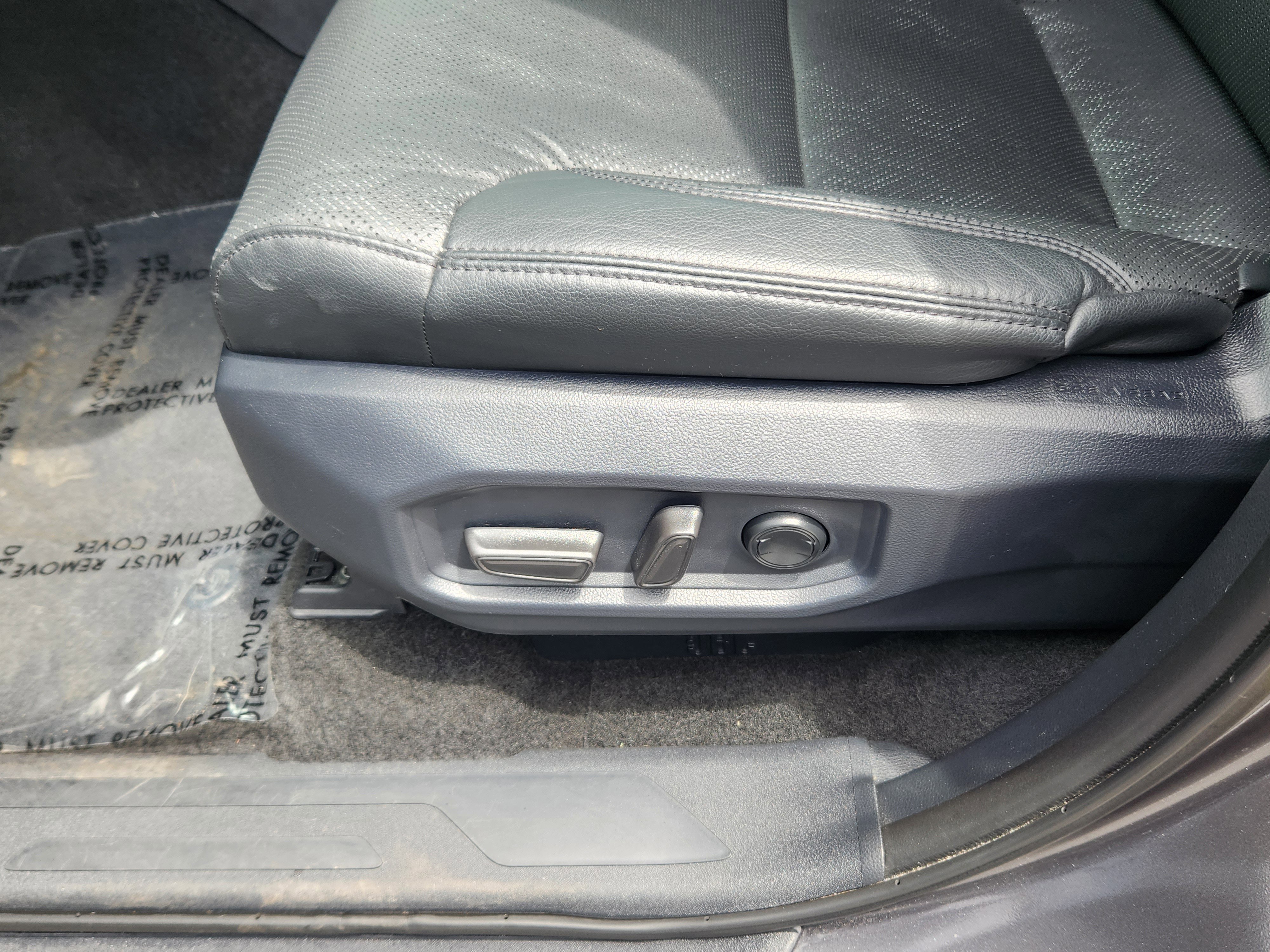 Used 2025 Toyota Tundra Limited AWD/4WD image 13