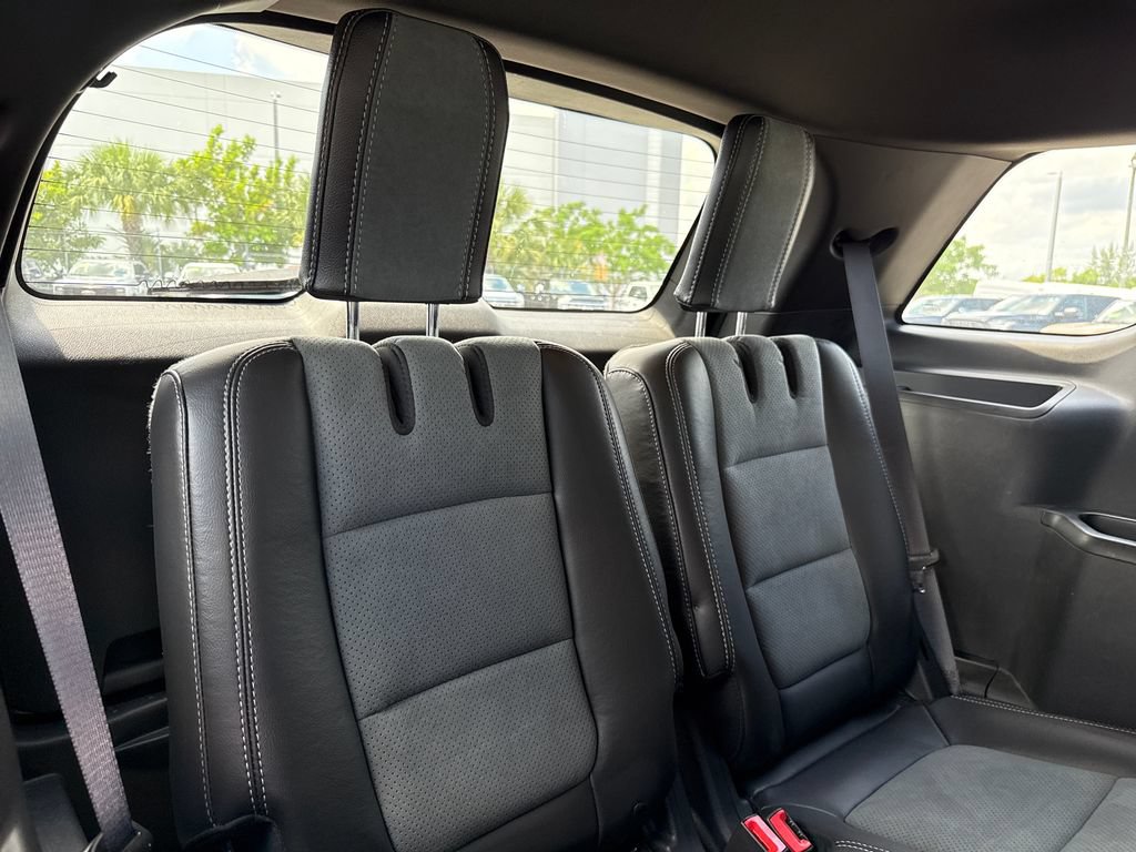 Used 2015 Ford Explorer XLT w/ Equipment Group 202B FWD image 27