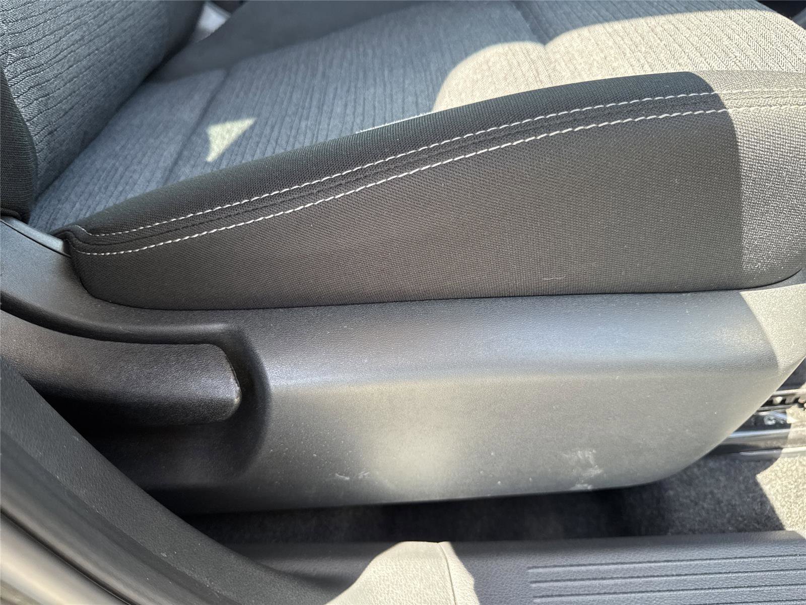 Used 2023 Nissan Rogue SV FWD image 35