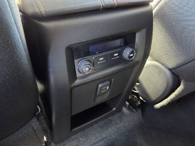 Used 2020 Chevrolet Traverse LT FWD image 15