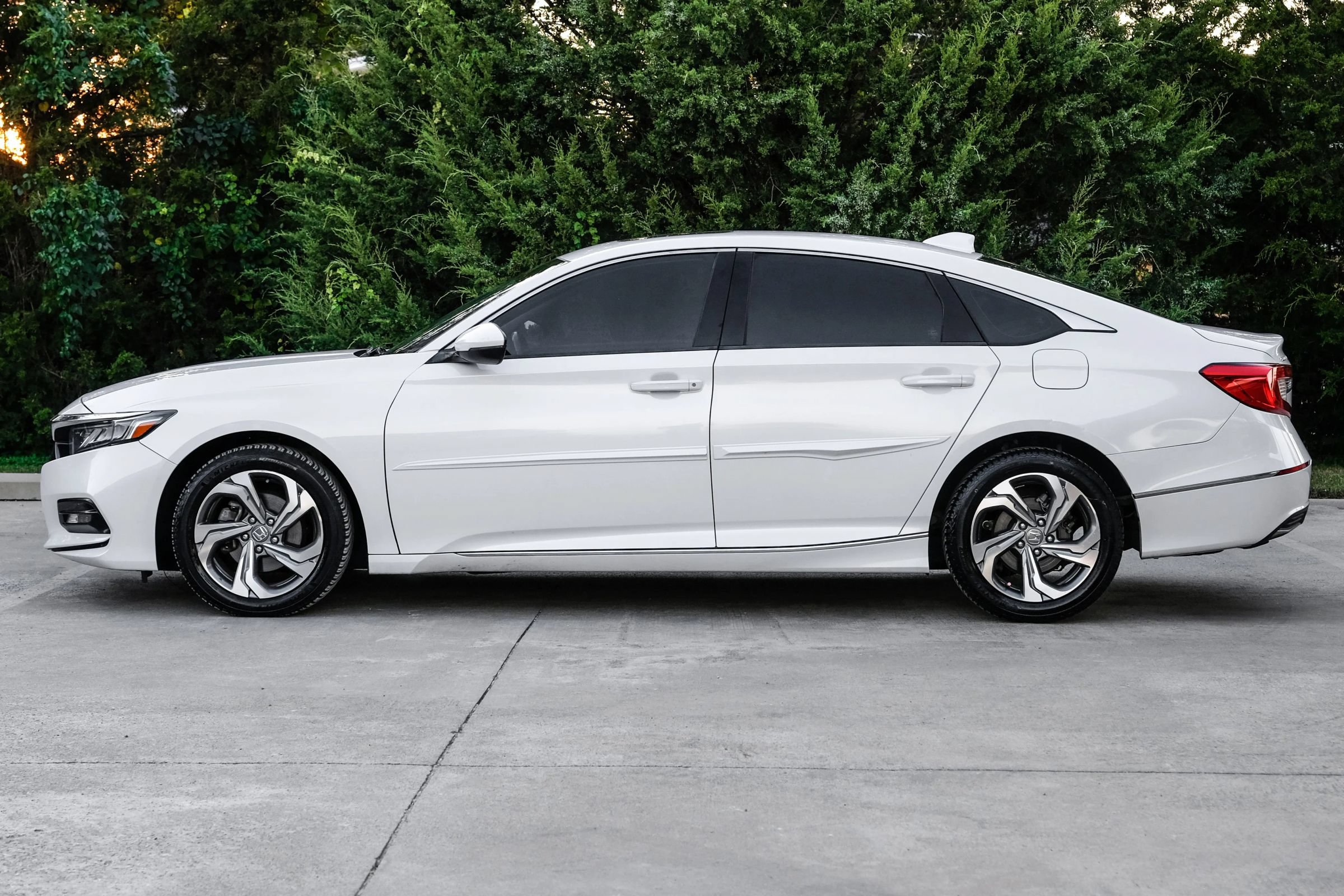 Used 2018 Honda Accord EX-L image 12