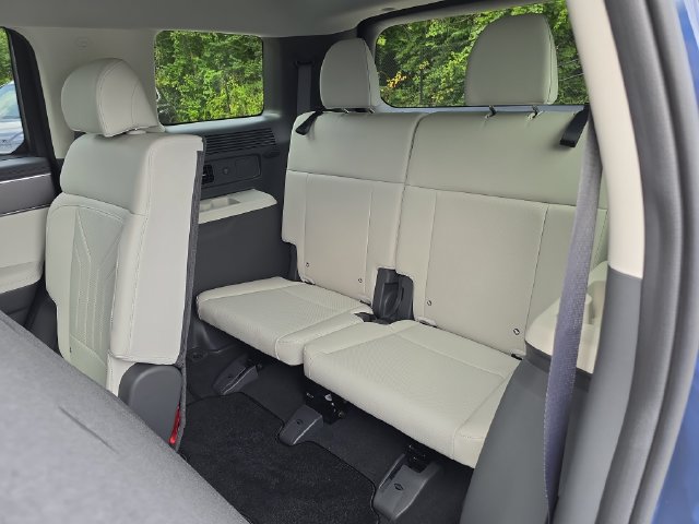 New 2027 Hyundai Santa Fe SEL FWD image 23