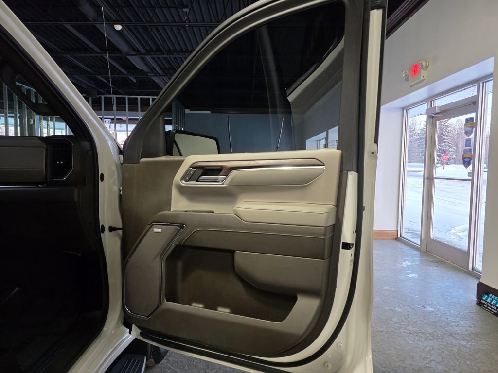 Used 2023 GMC Sierra 1500 SLT w/ SLT Premium Package image 24