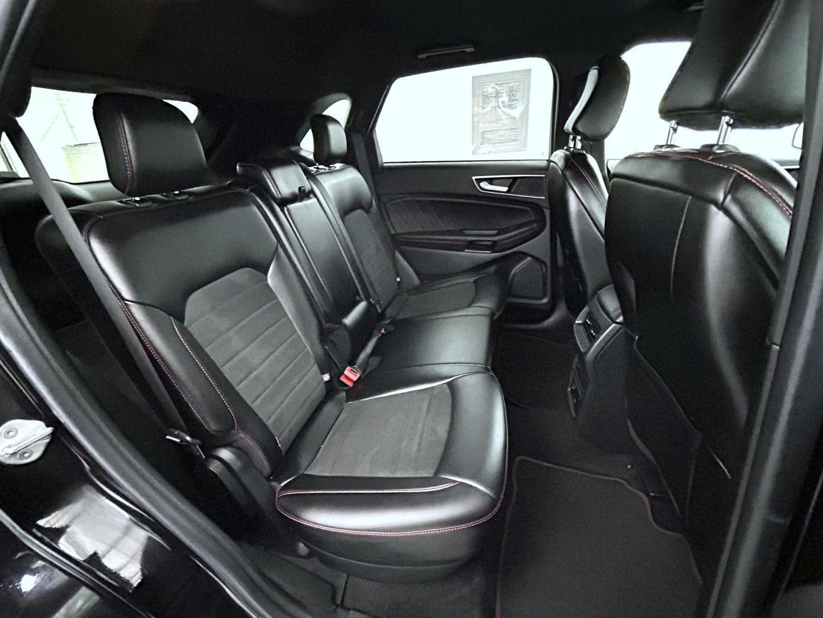 Used 2021 Ford Edge ST-Line image 18