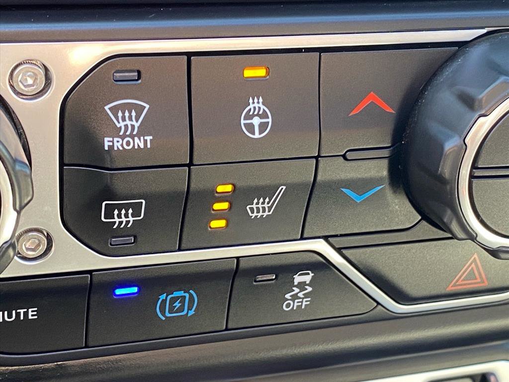 Used 2023 Jeep Wrangler Unlimited Sahara w/ Cold Weather Group image 19