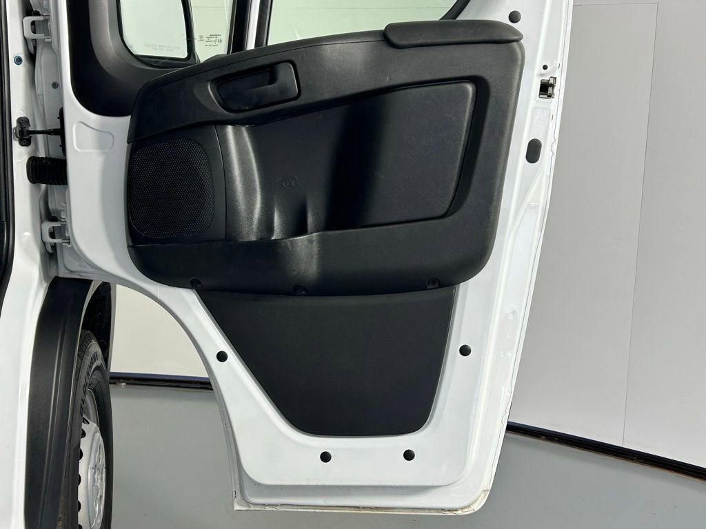 Used 2025 RAM ProMaster 2500 w/ Convenience Group FWD image 9