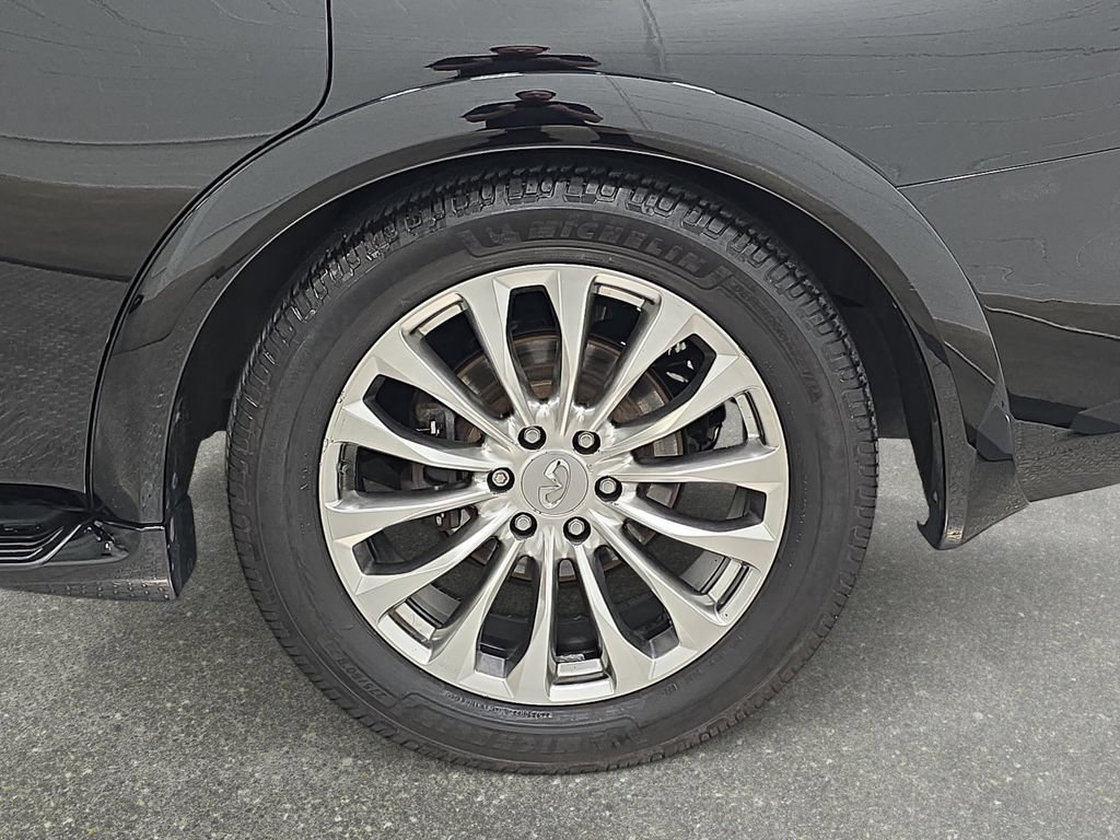 Used 2017 INFINITI QX80 4WD w/ Driver Assistance Package image 33