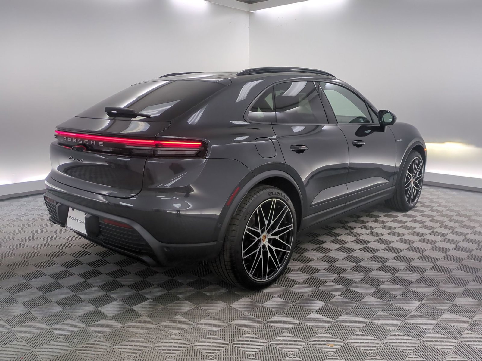 New 2026 Porsche Macan 4 Electric AWD/4WD image 6