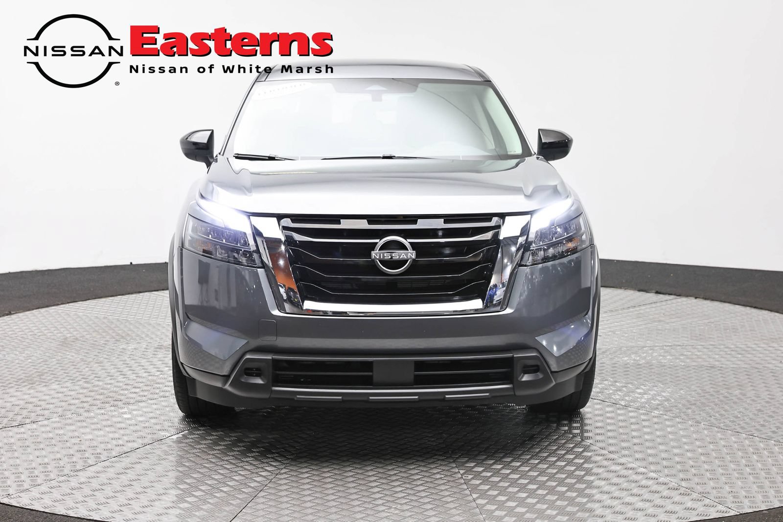 Used 2023 Nissan Pathfinder S AWD/4WD image 2