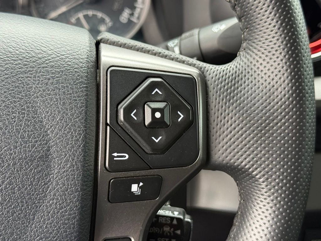 Certified 2018 Toyota Tacoma SR5 RWD image 22