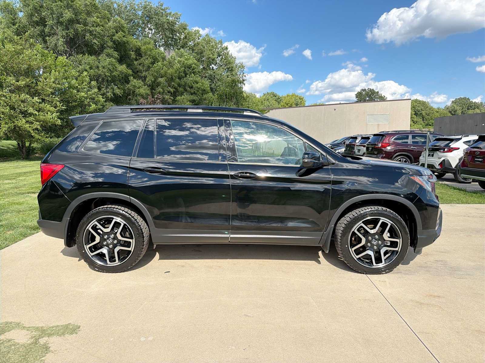 Used 2023 Honda Passport Elite image 7
