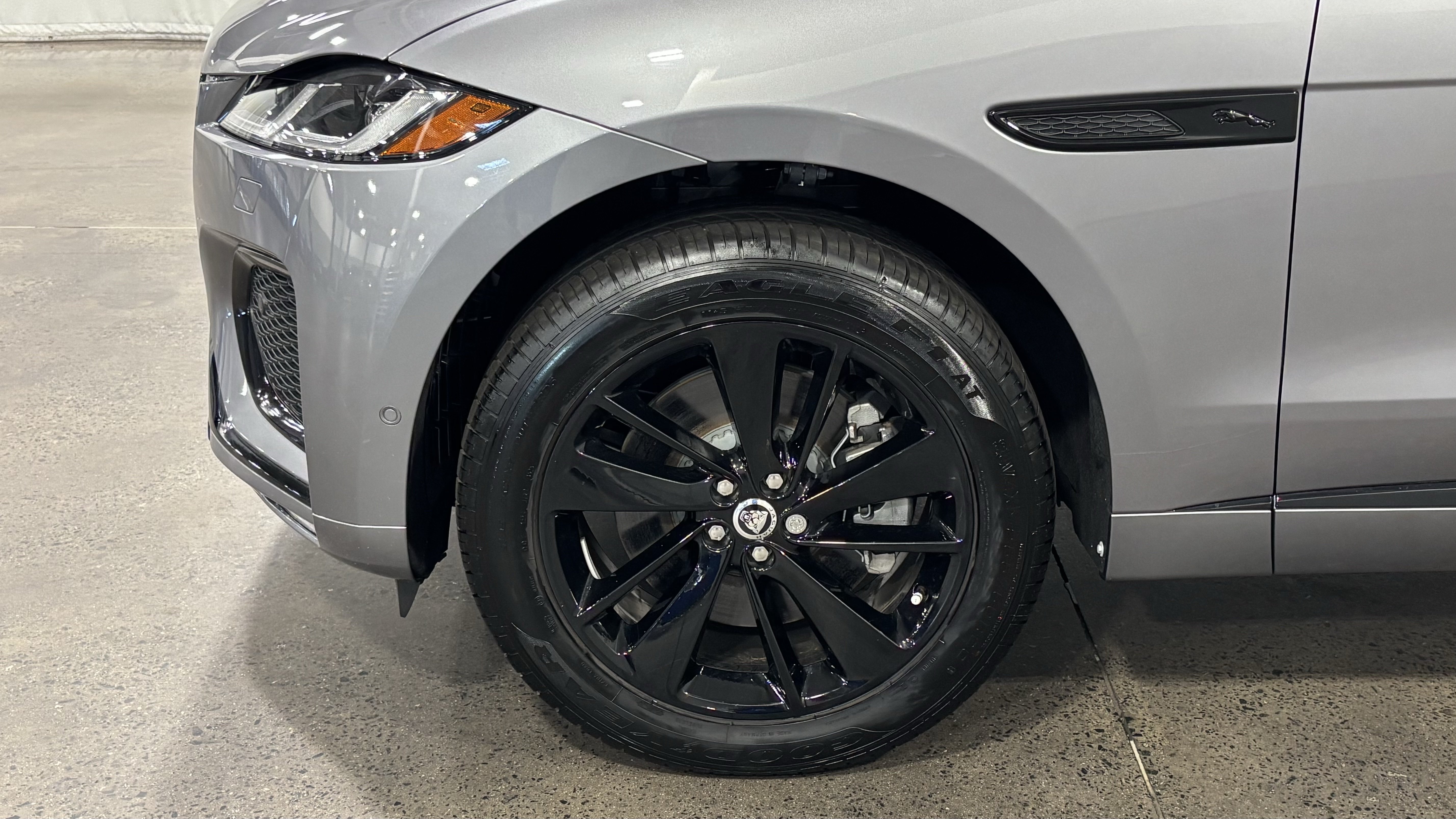 New 2026 Jaguar F-PACE R-Dynamic S AWD/4WD image 10