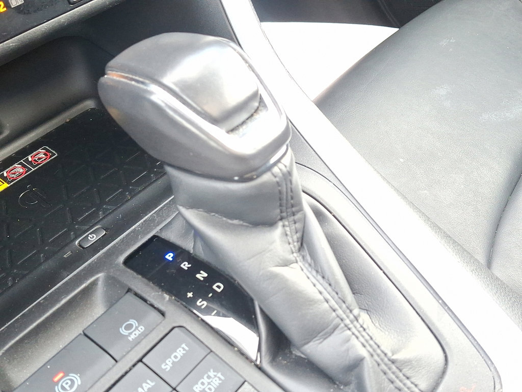 Used 2023 Toyota RAV4 XLE Premium image 30