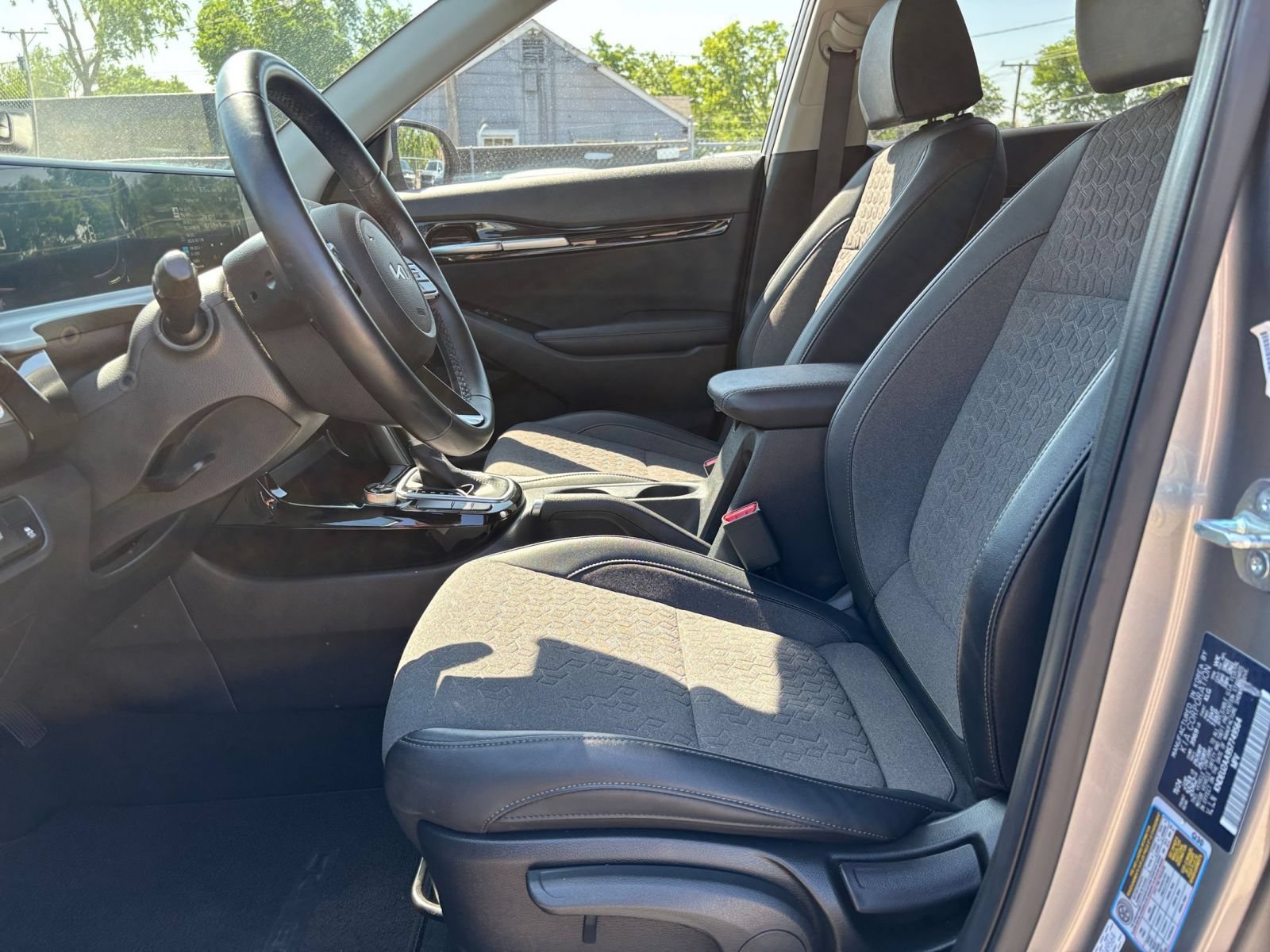 Used 2025 Kia Seltos S FWD image 28