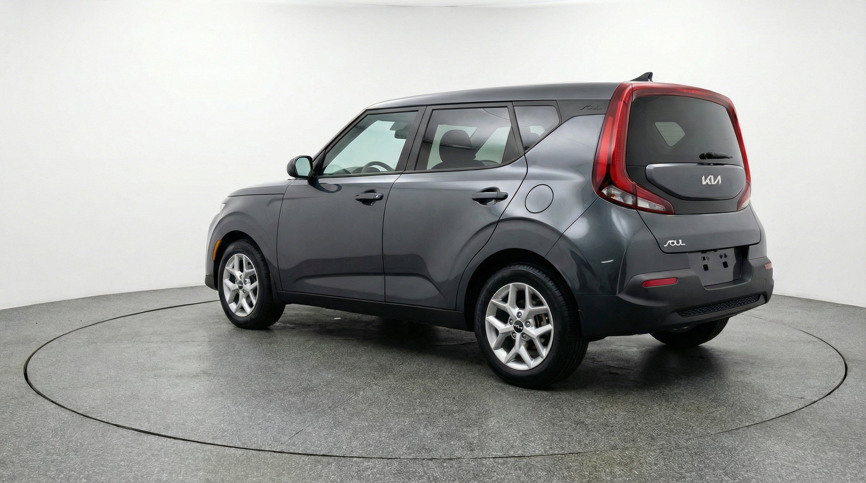 Used 2025 Kia Soul LX w/ LX Technology Package FWD image 6