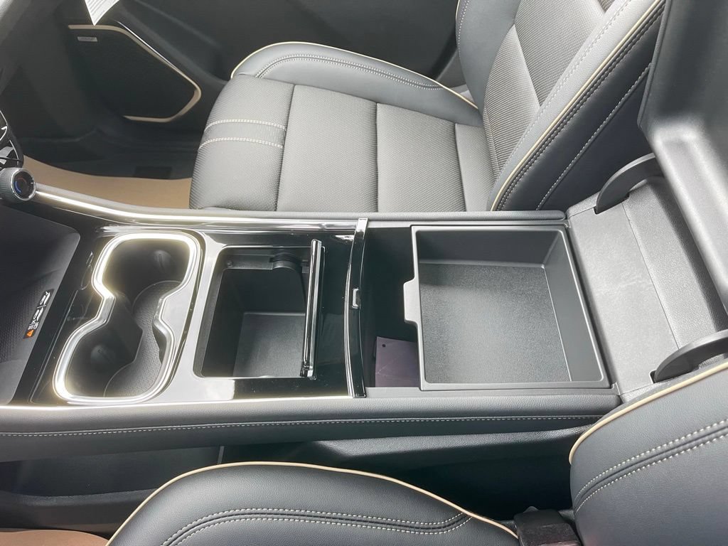 New 2026 Chevrolet Traverse High Country w/ LPO, Floor Liner Package AWD/4WD image 18