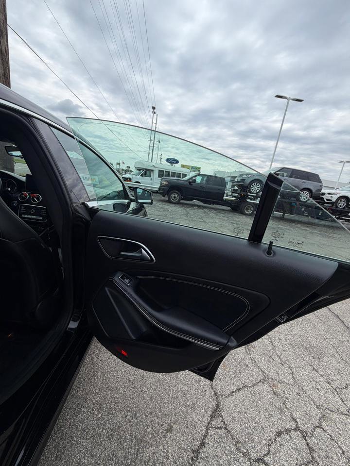 Used 2018 Mercedes-Benz CLA 250 4MATIC image 22