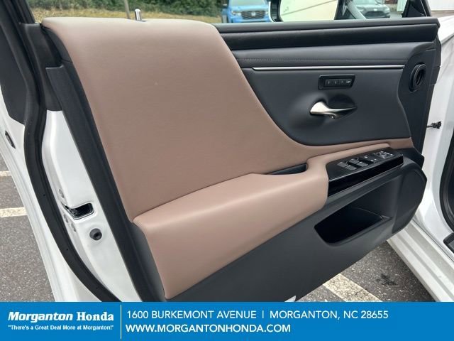 Used 2025 Lexus ES 350 w/ Premium Package image 14