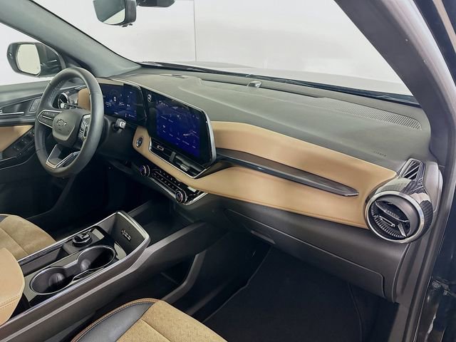 Used 2025 Chevrolet Equinox ACTIV w/ Safety and Technology Package image 30