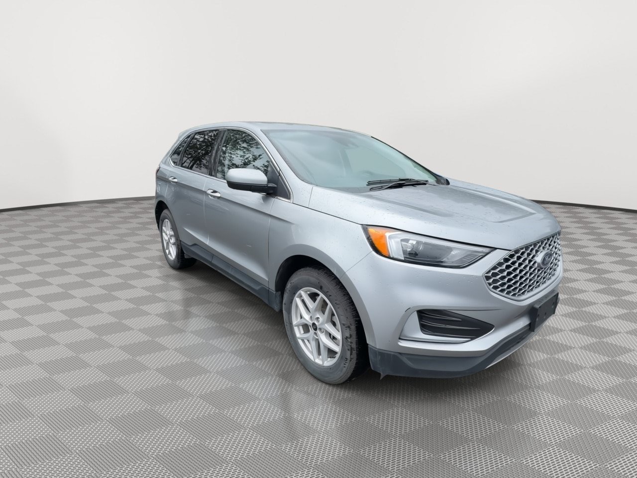 Used 2024 Ford Edge SEL AWD/4WD image 2