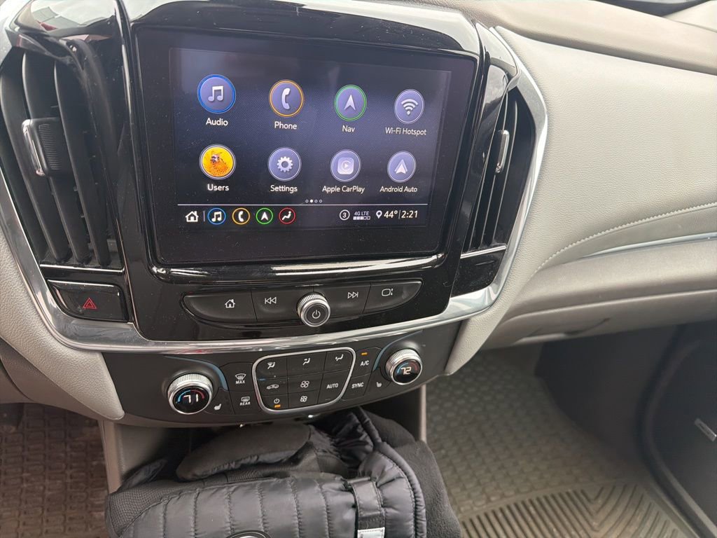 Used 2020 Chevrolet Traverse LT w/ LT Premium Package AWD/4WD image 14