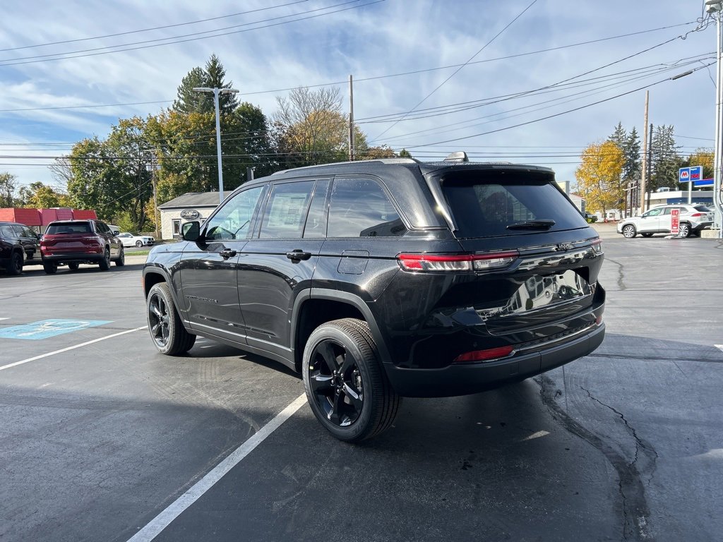 New 2025 Jeep Grand Cherokee image 5