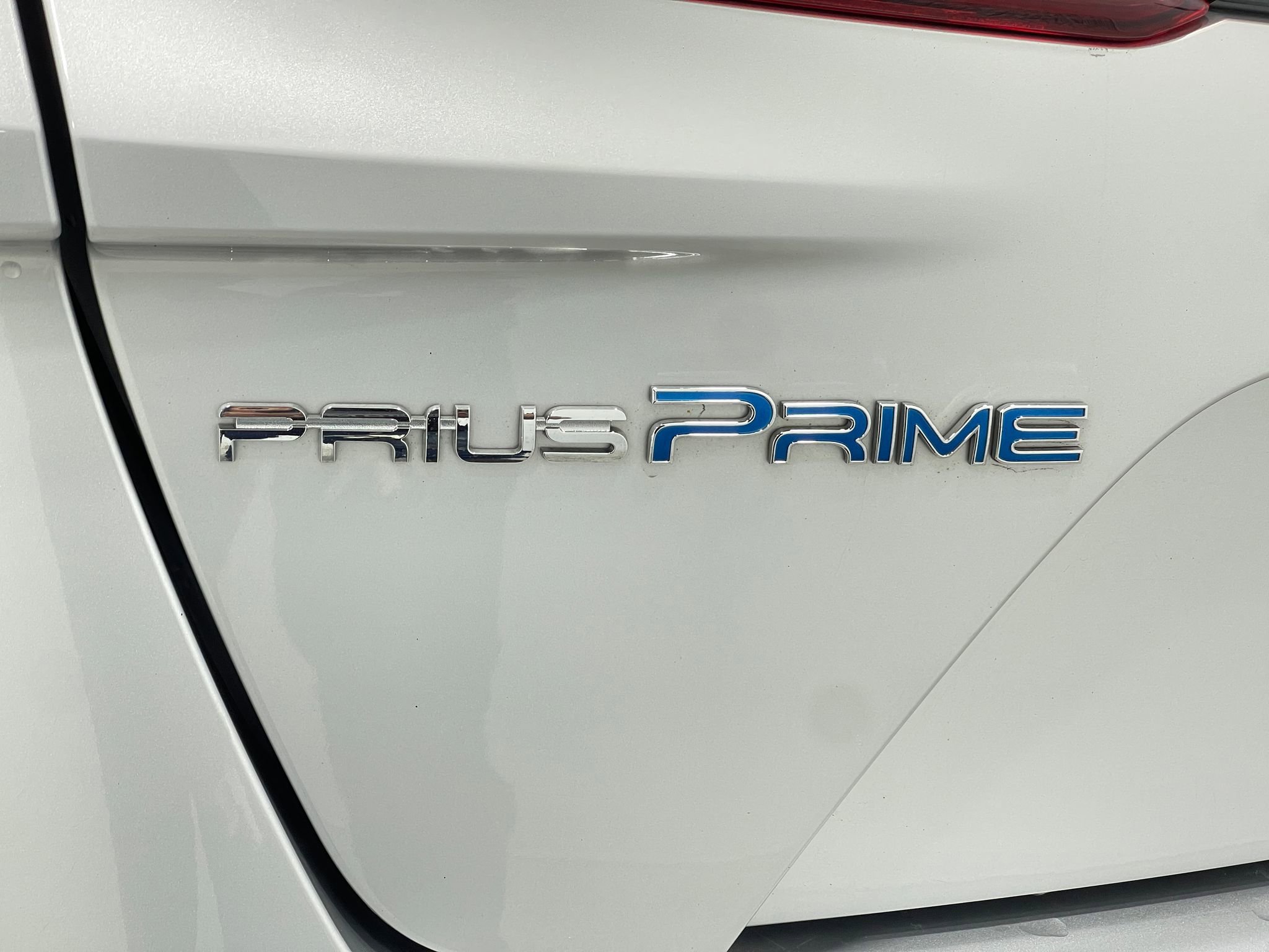 Used 2020 Toyota Prius Prime LE image 36