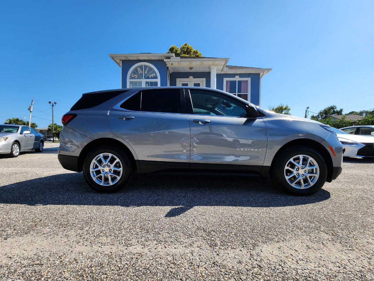 Used 2024 Chevrolet Equinox LT w/ Driver Convenience Package AWD/4WD image 6