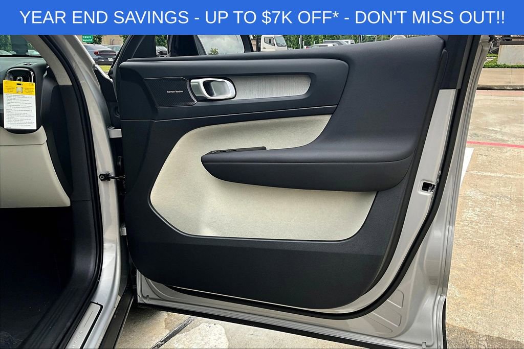 Used 2025 Volvo XC40 B5 Ultra w/ Protection Package Premier image 14