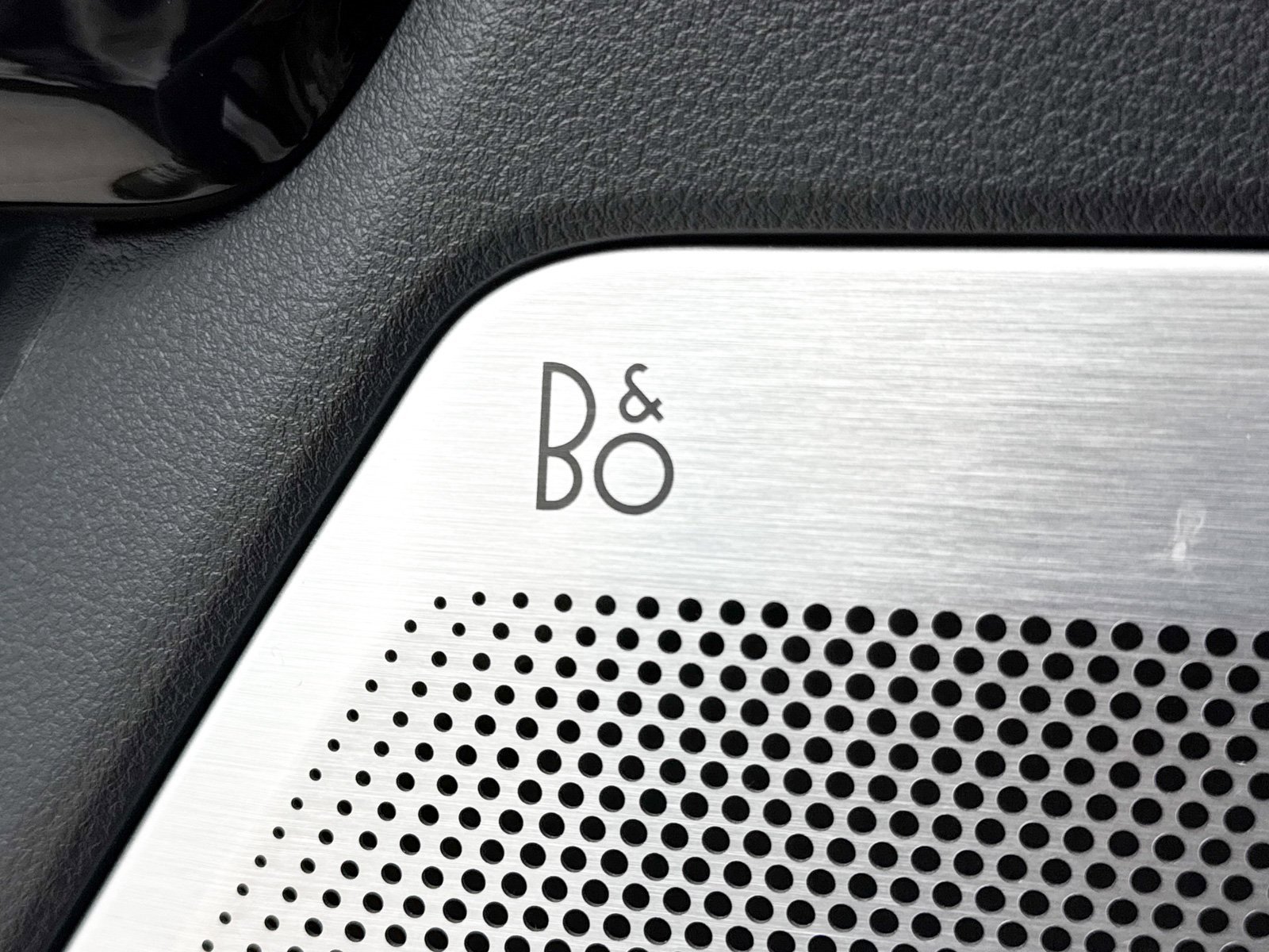 Used 2023 Ford F150 Lightning Platinum image 7