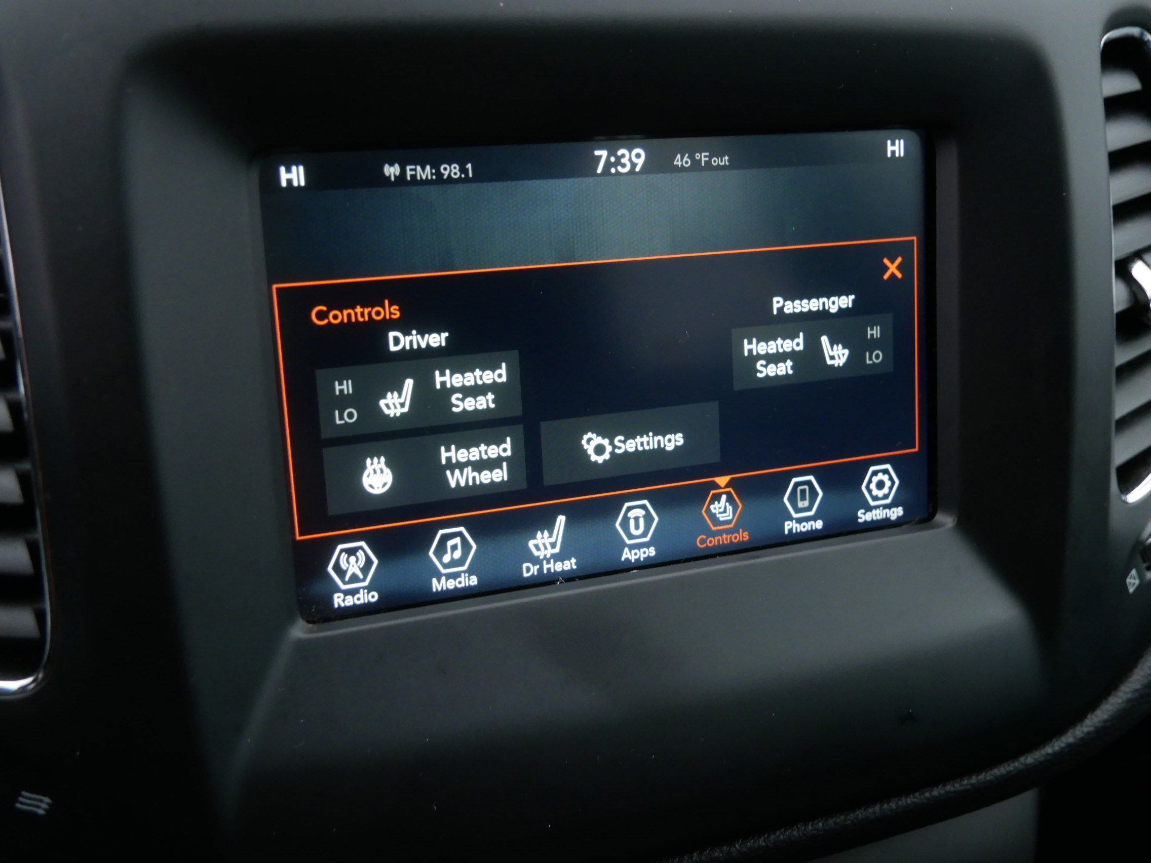 Used 2020 Jeep Compass Latitude w/ Cold Weather Group image 32