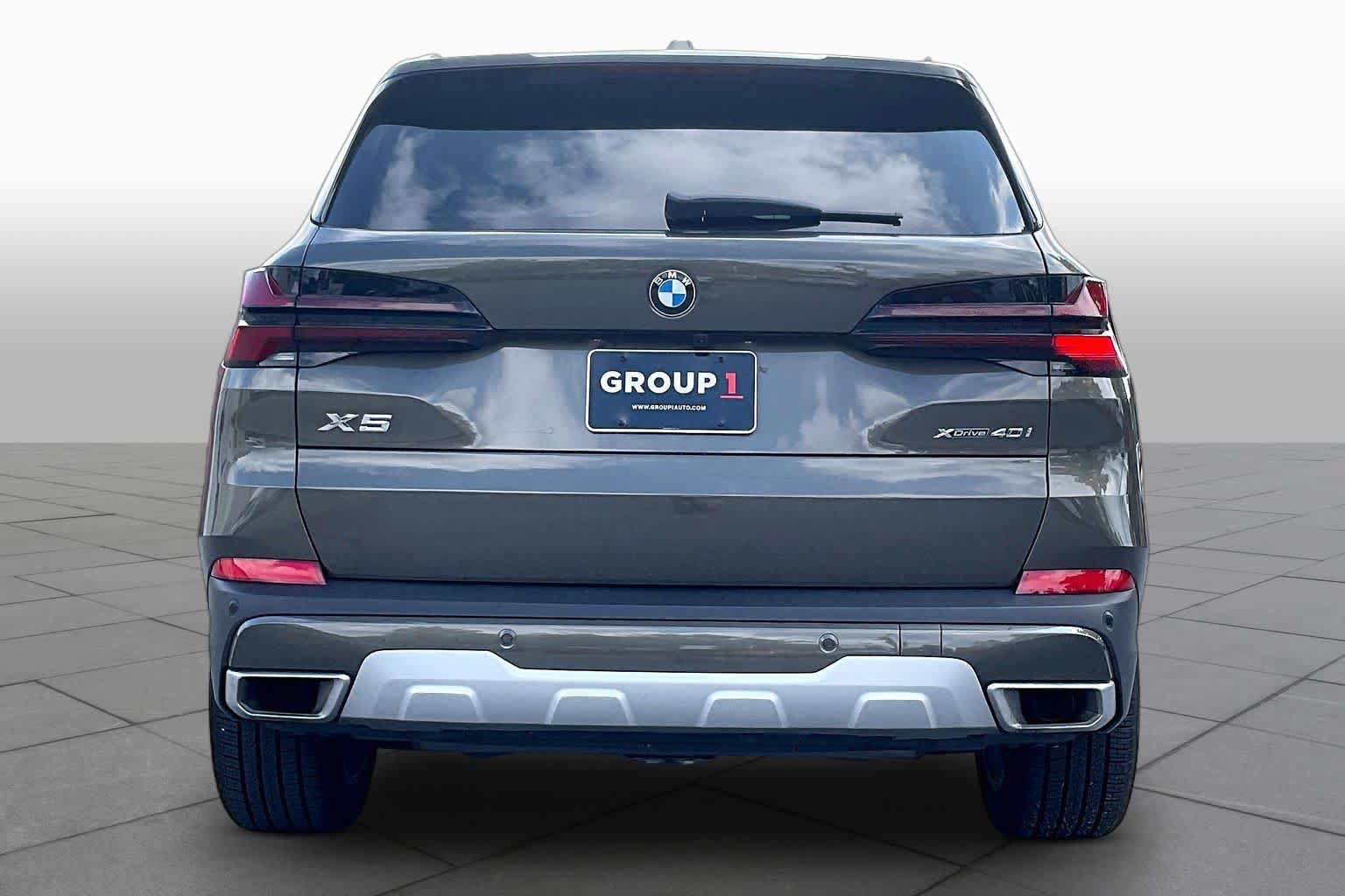 Used 2026 BMW X5 xDrive40i w/ Premium Package AWD/4WD image 4