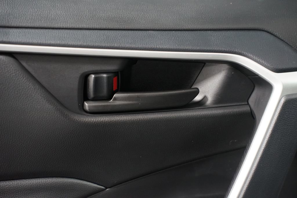 Used 2024 Toyota RAV4 LE image 30