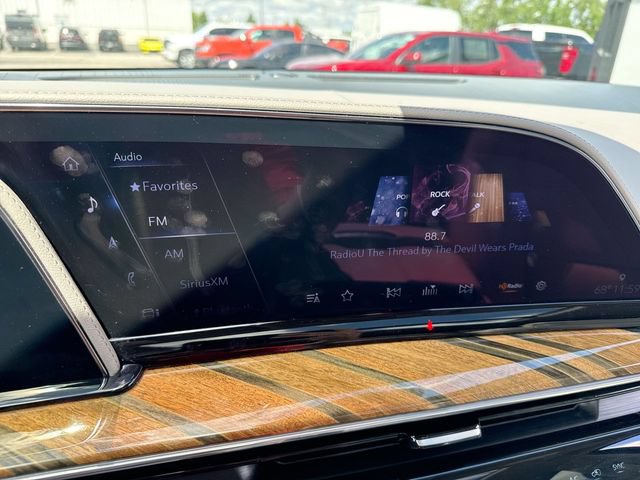 Used 2022 Cadillac Escalade ESV Premium Luxury Platinum AWD/4WD image 16