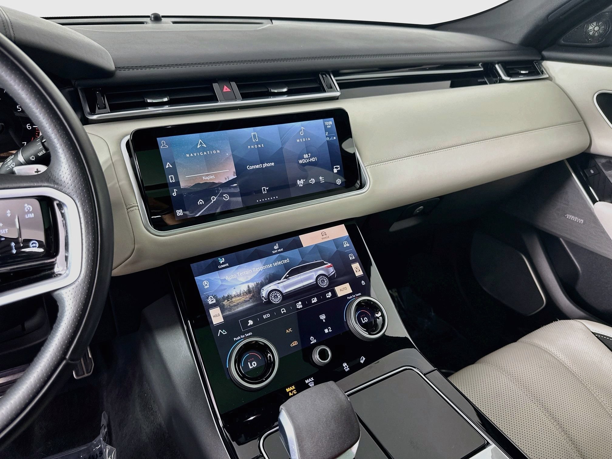 Certified 2023 Land Rover Range Rover Velar HST AWD/4WD image 13