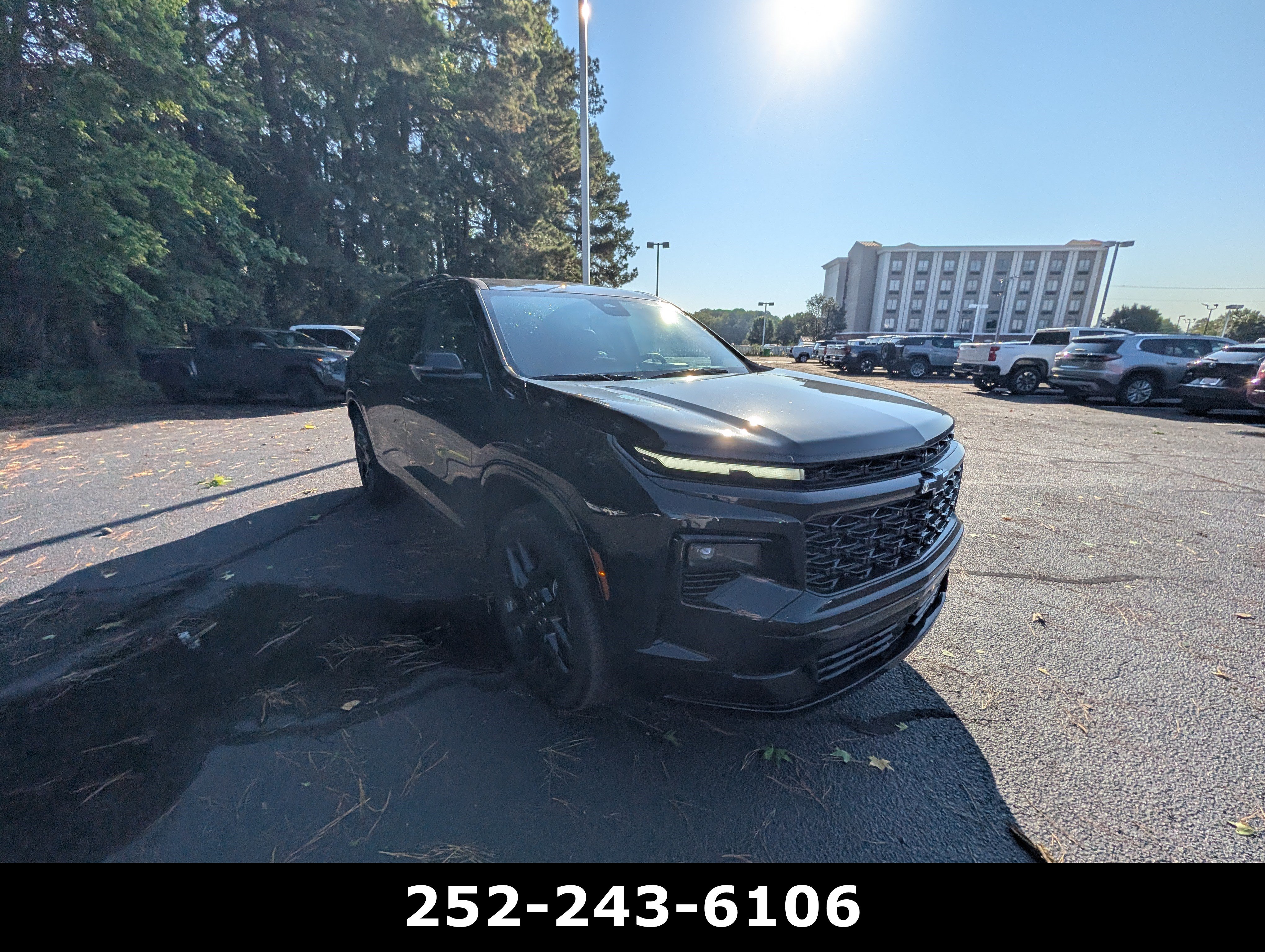 Used 2026 Chevrolet Traverse RS FWD image 3