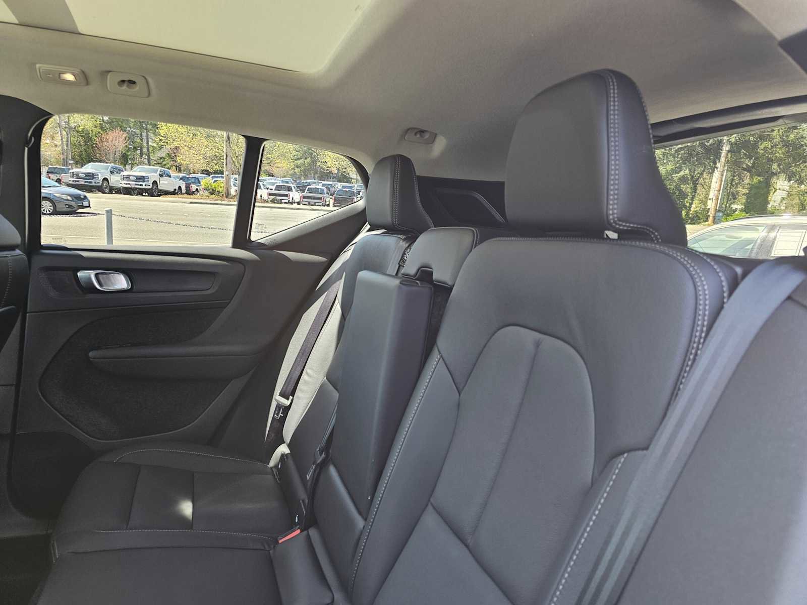 Used 2025 Volvo XC40 B5 Core w/ Protection Package Premier AWD/4WD image 18