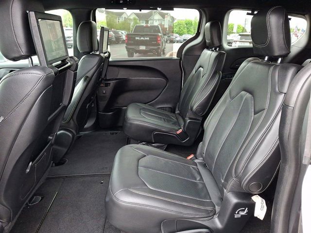 Certified 2019 Chrysler Pacifica Touring-L Plus w/ Advanced Safetytec Group FWD image 13
