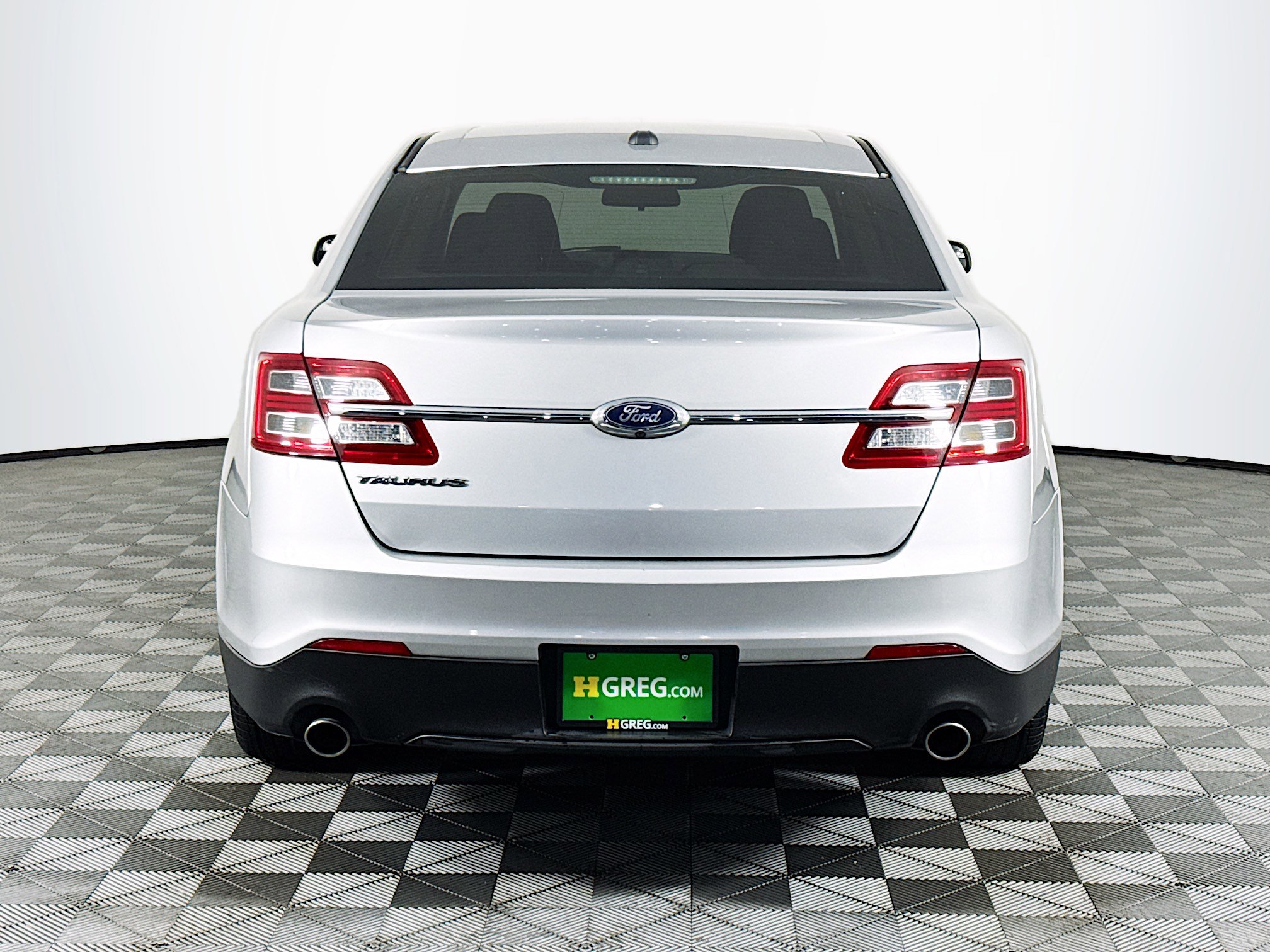 Used 2018 Ford Taurus SE image 8