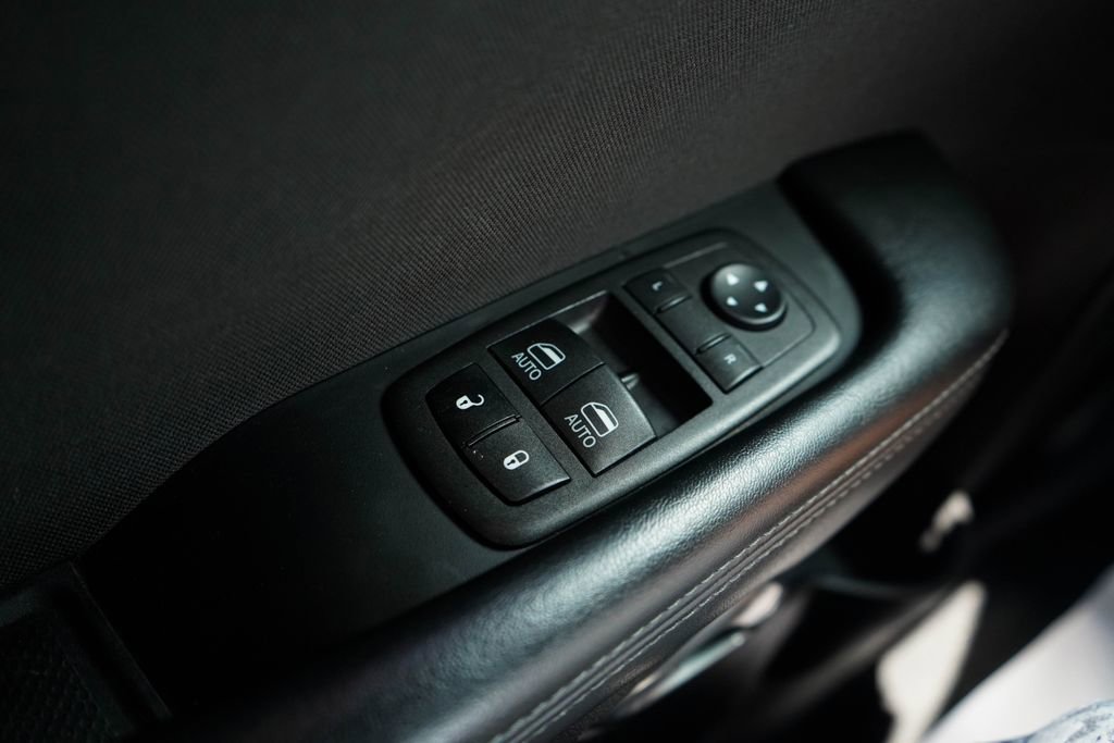 Used 2022 Dodge Challenger R/T RWD image 28