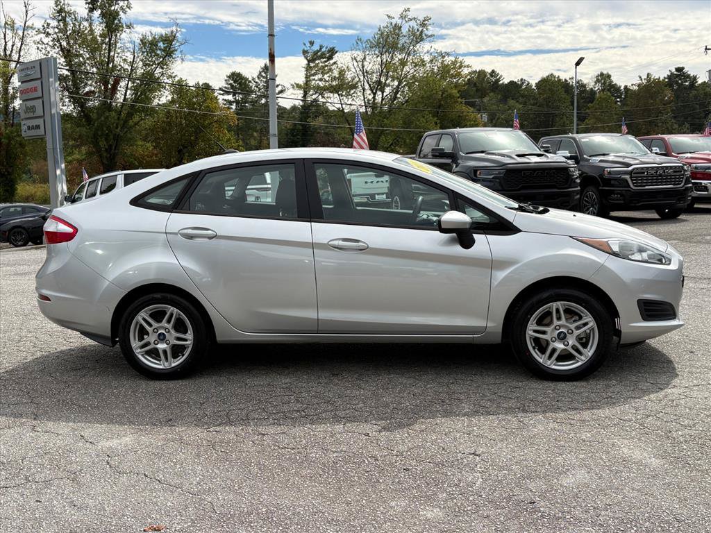 Used 2019 Ford Fiesta SE FWD image 3