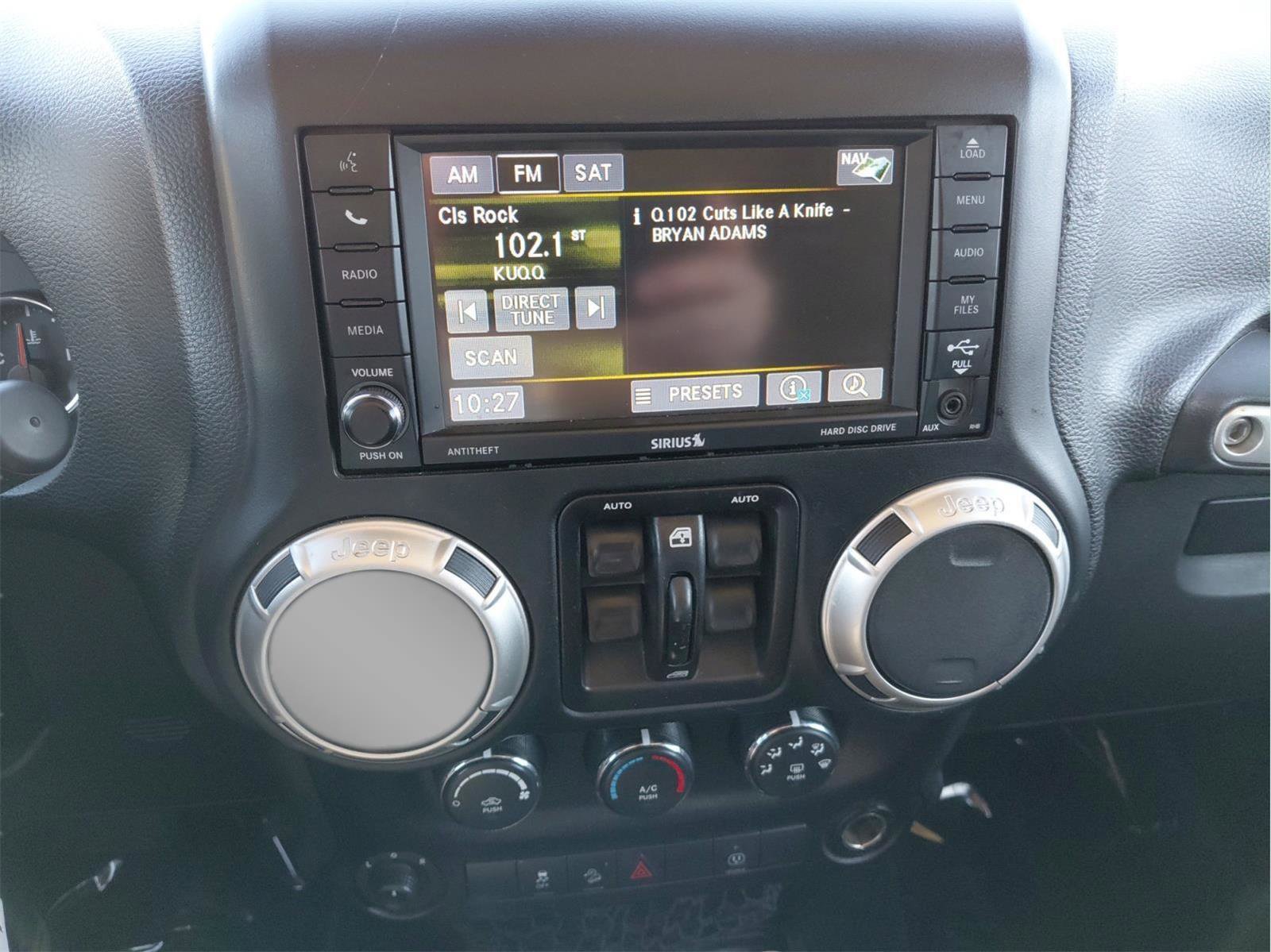 Used 2018 Jeep Wrangler Unlimited Sahara image 14