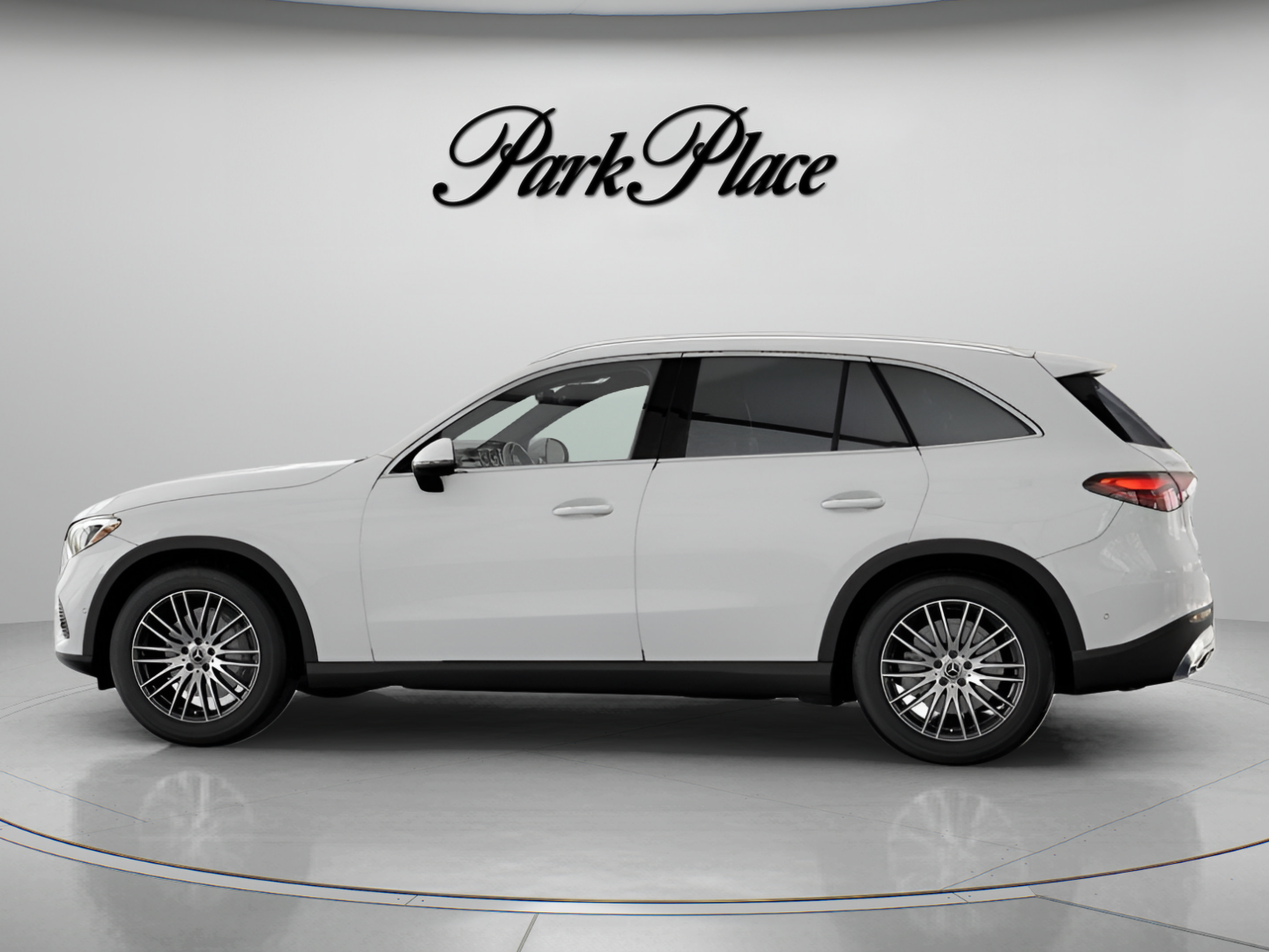 Used 2026 Mercedes-Benz GLC 300 image 11