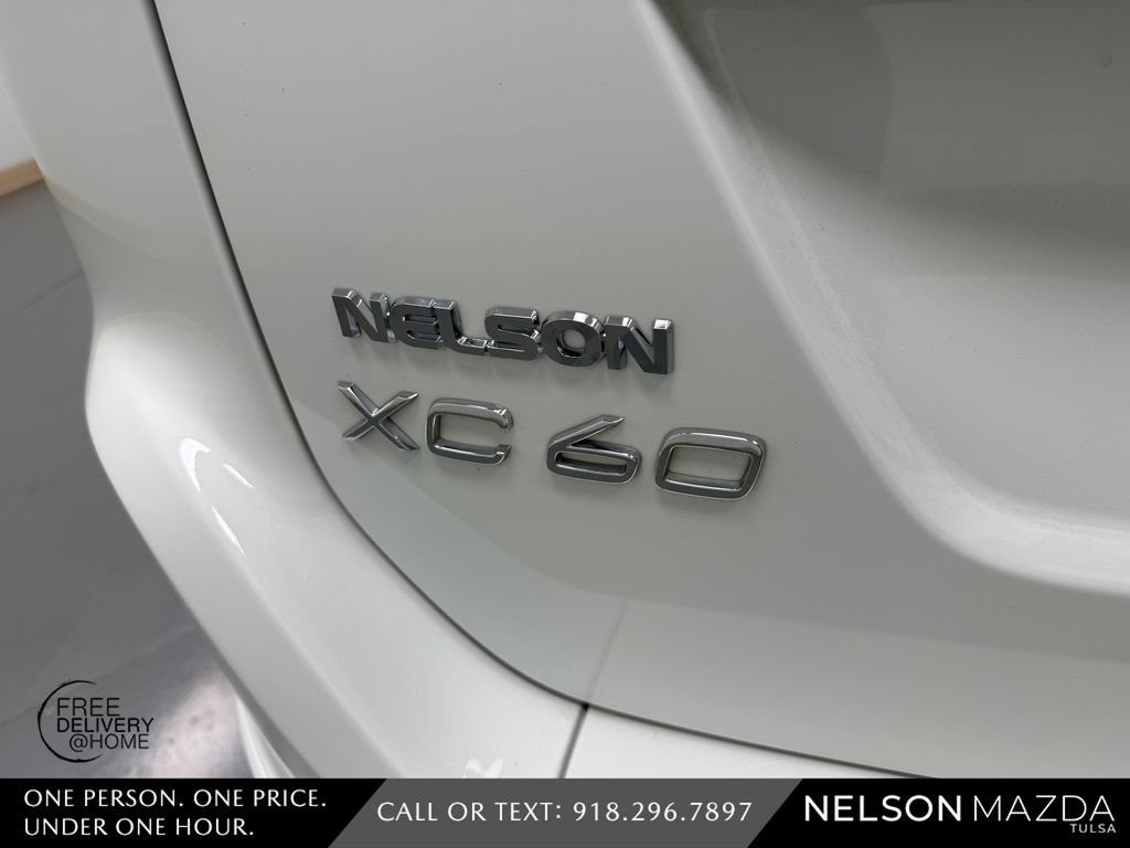 Used 2016 Volvo XC60 T5 w/ Proximity Package FWD image 16