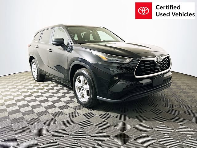 Certified 2025 Toyota Highlander LE image 1