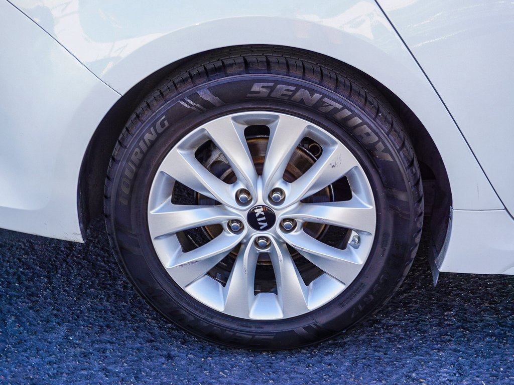 Used 2016 Kia Optima EX w/ Premium Package image 9