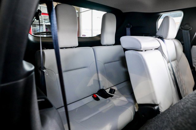 Used 2024 Mitsubishi Outlander SEL Black Edition image 25