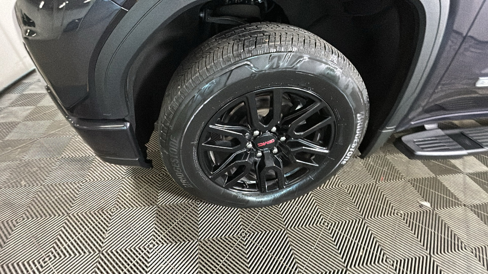 Used 2024 GMC Sierra 1500 Elevation AWD/4WD image 10