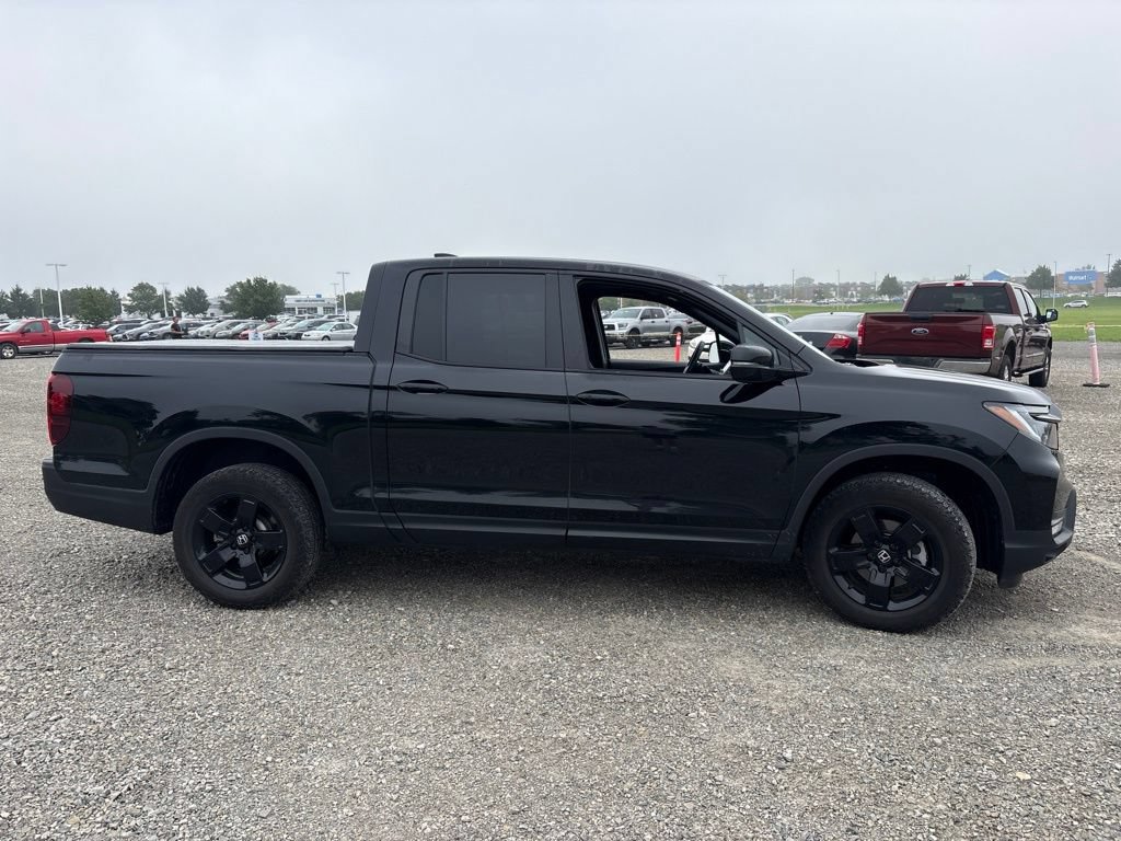 Used 2025 Honda Ridgeline Black Edition image 12