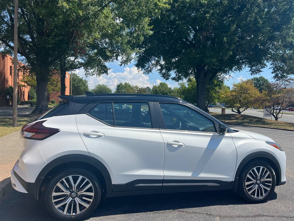Used 2021 Nissan Kicks SR FWD image 8